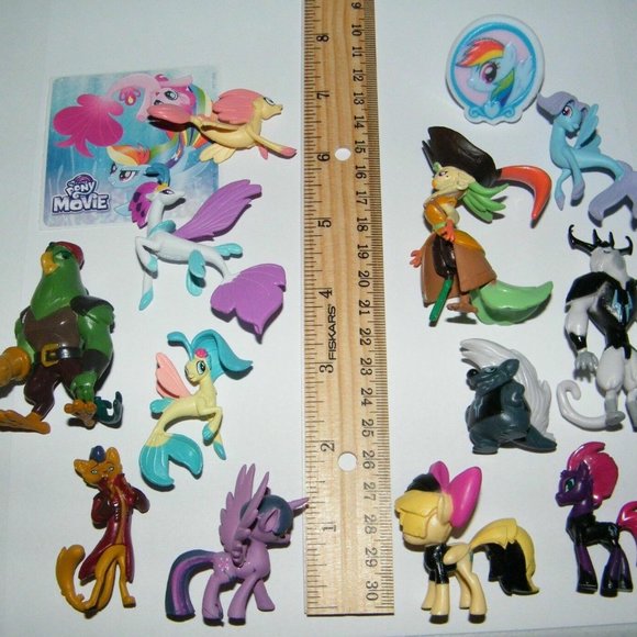 My Little Pony Movie Deluxe Figure Set Of 12 with Sticker and Ring - Picture 7 of 9